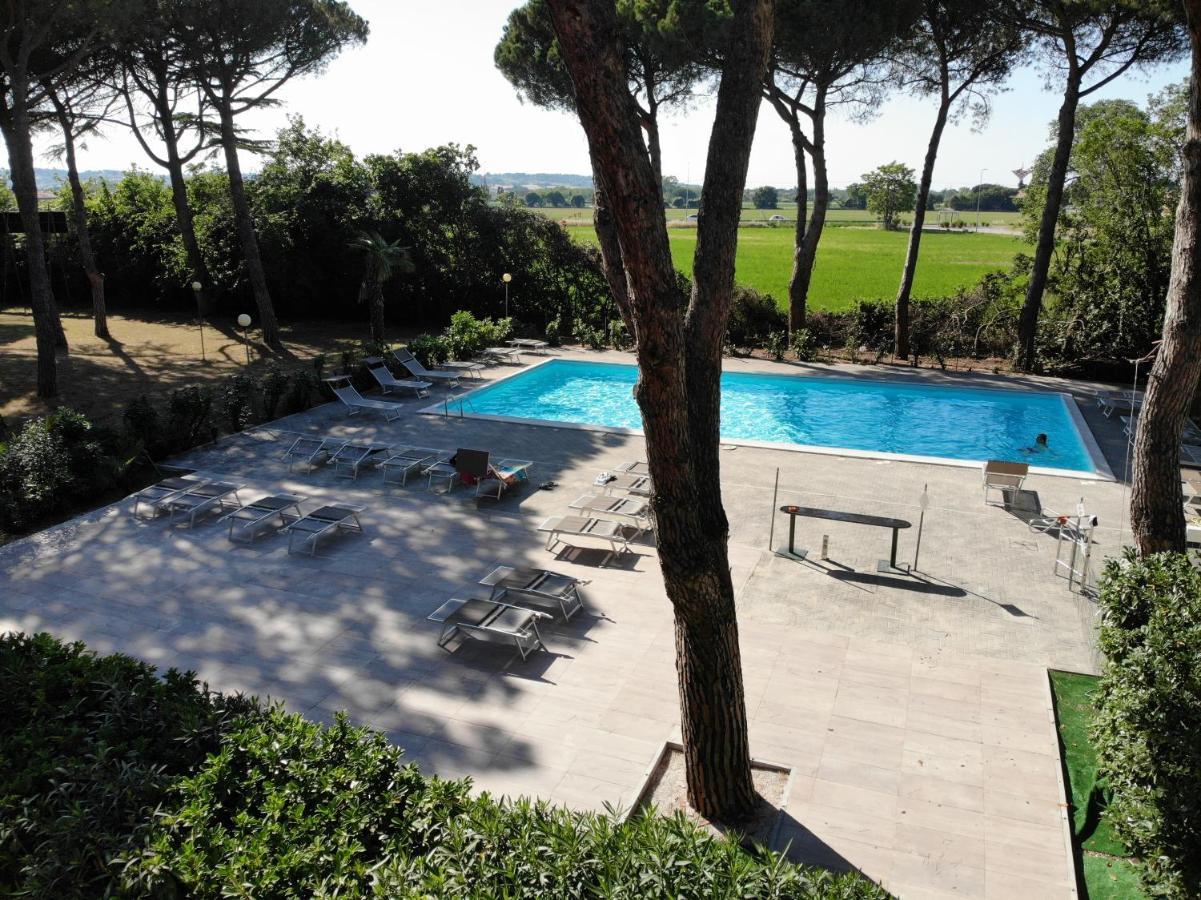 Villaggio Mithos Misano Adriatico Buitenkant foto