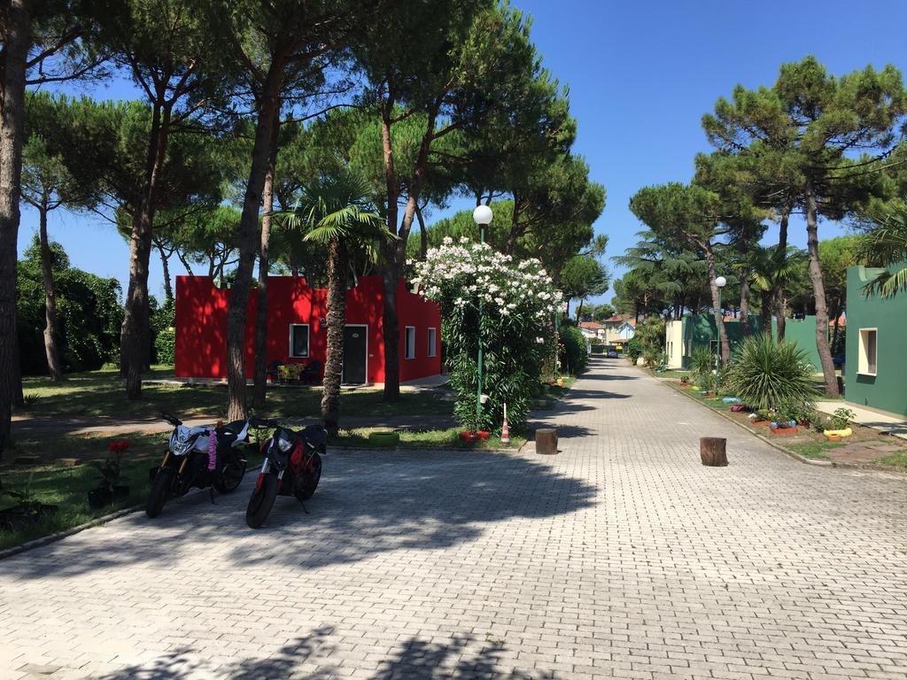 Villaggio Mithos Misano Adriatico Buitenkant foto