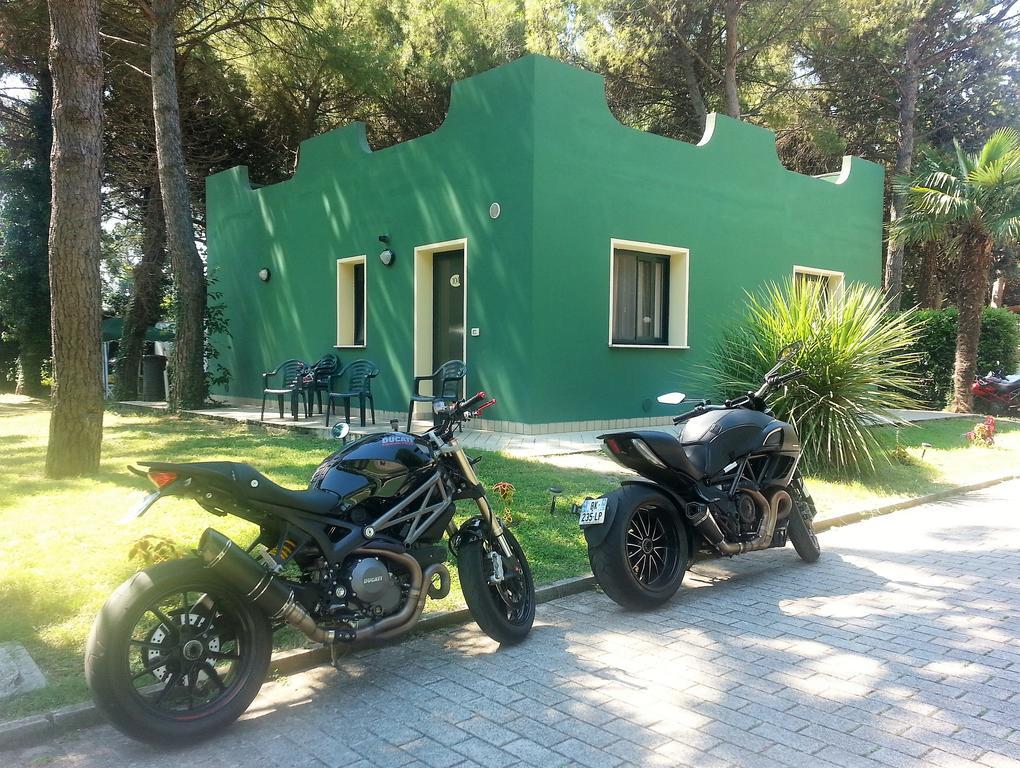 Villaggio Mithos Misano Adriatico Buitenkant foto