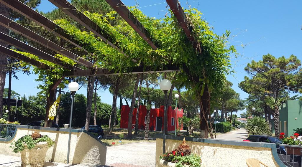 Villaggio Mithos Misano Adriatico Buitenkant foto