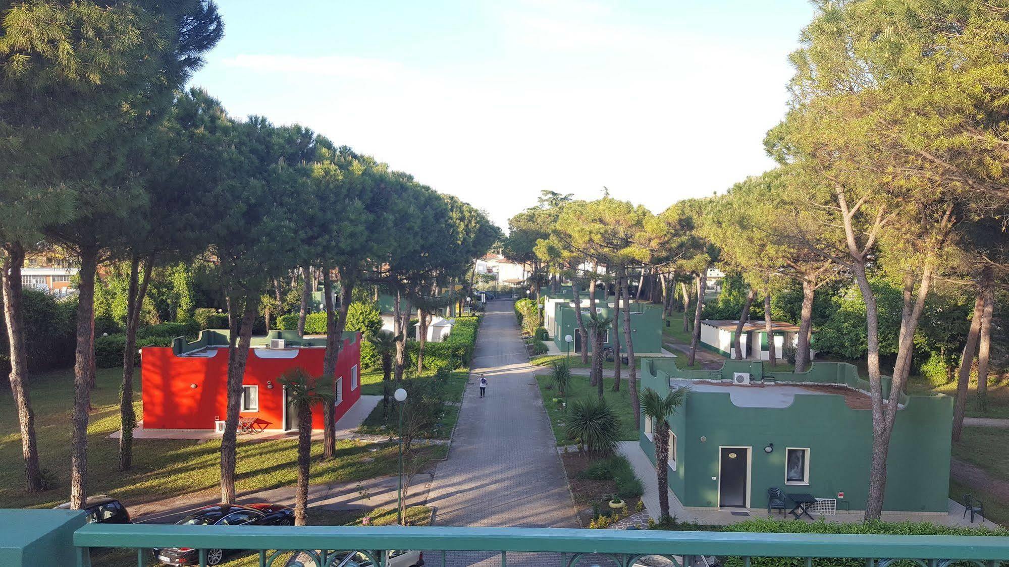 Villaggio Mithos Misano Adriatico Buitenkant foto