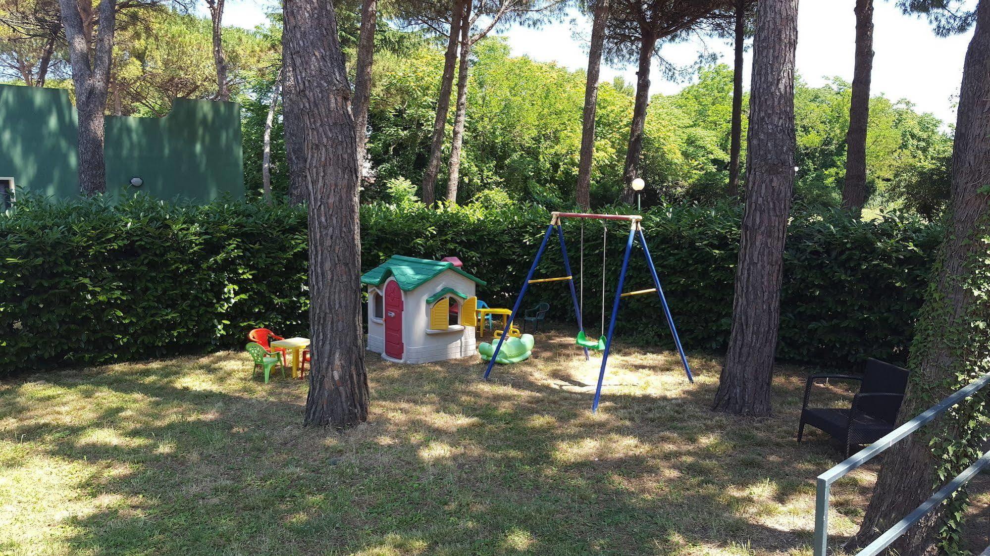 Villaggio Mithos Misano Adriatico Buitenkant foto